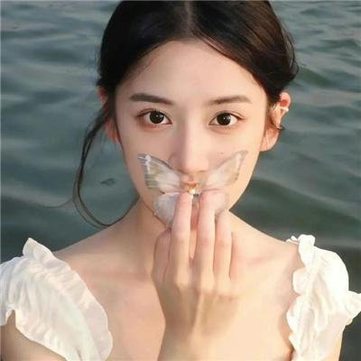 乳房与月亮